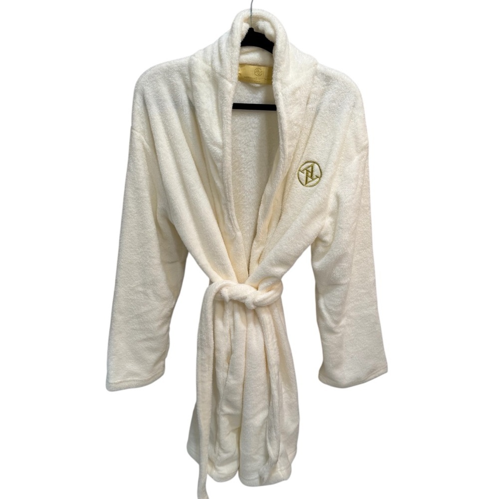 Adrienne Vittadini Cream Off White Color Ladies Robe One Size Fits All SOFT NWOT
